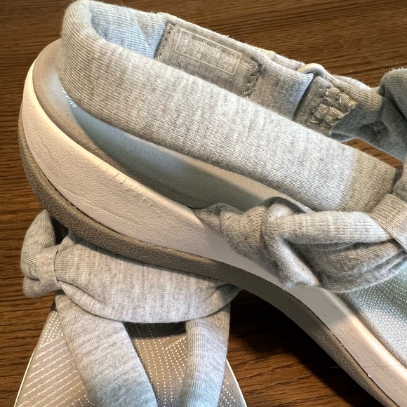 Clark’s Cloudstepper Sandals - Picture 2 of 4